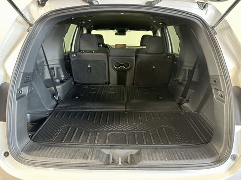 Used 2025 Honda Pilot Sport image 23