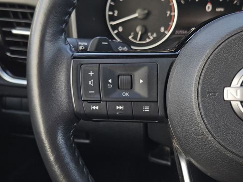 Used 2023 Nissan Rogue SL w/ SL Premium Package image 16