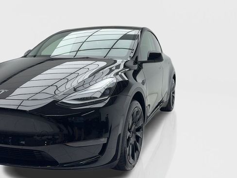 Used 2023 Tesla Model Y Long Range image 3