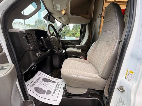 Used 2022 Chevrolet Express 3500 w/ Power Convenience Package RWD image 21
