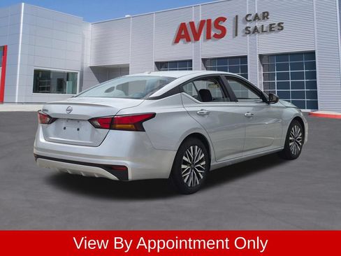 Used 2025 Nissan Altima 2.5 SV FWD image 6