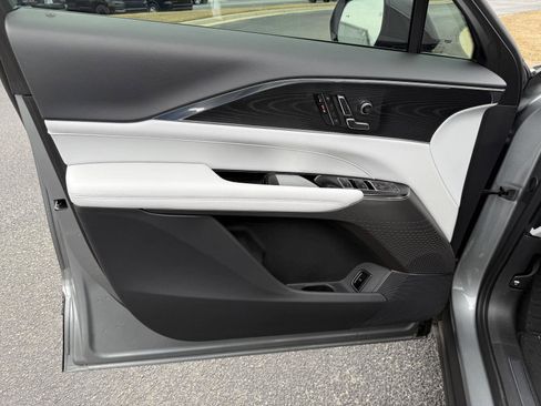 Certified 2024 Cadillac Lyriq Luxury image 9