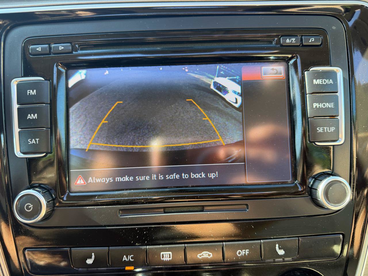 Used 2014 Volkswagen Passat TDI SE FWD image 17