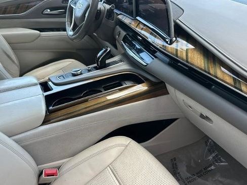 Certified 2022 Cadillac Escalade Sport Platinum AWD/4WD image 28