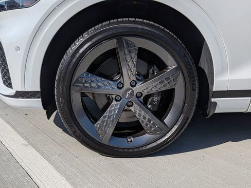 Used 2025 Genesis GV70 3.5T Sport w/ Sport Advanced Package image 9