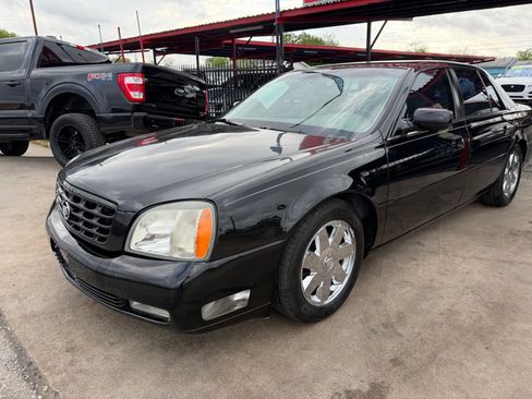 Used 2005 Cadillac De Ville DTS w/ Equipment Group image 3