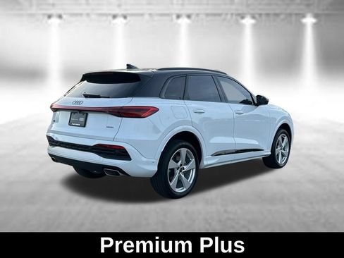 Used 2025 Audi Q5 Premium Plus w/ Premium Plus AWD/4WD image 5