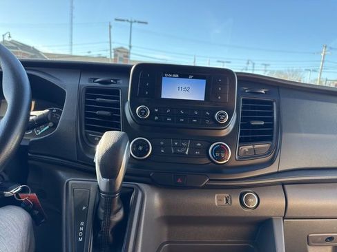 Used 2022 Ford Transit 350 Low Roof DRW image 12