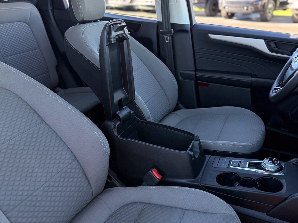 Used 2022 Ford Escape SE w/ Cold Weather Package FWD image 23