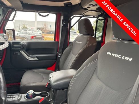 Used 2016 Jeep Wrangler Unlimited Rubicon w/ Connectivity Group image 17