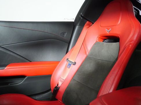 Used 2019 Chevrolet Corvette Z06 RWD image 23