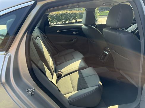 Used 2018 Chevrolet Impala LT w/ LT Convenience Package FWD image 25