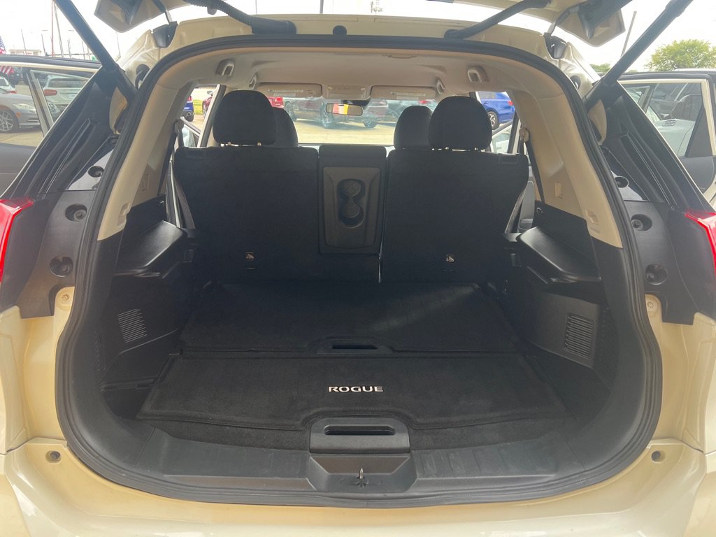 Used 2020 Nissan Rogue SV FWD image 11