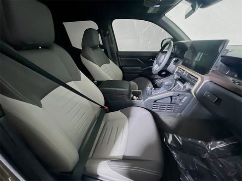 Used 2024 Toyota Tacoma TRD Sport image 24