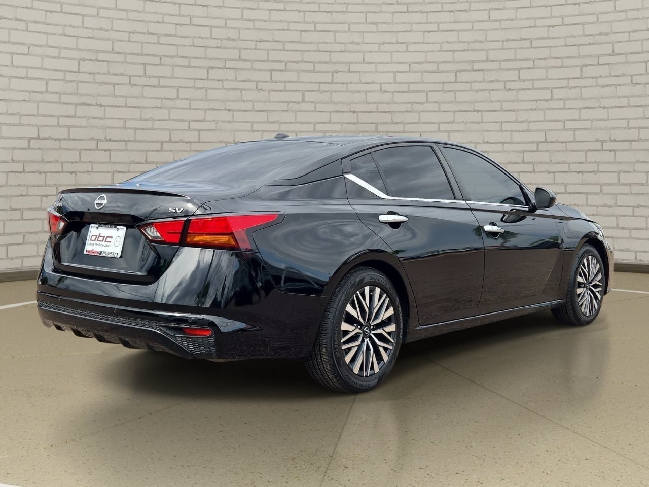 Used 2023 Nissan Altima 2.5 SV FWD image 5
