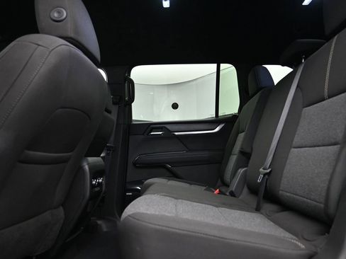 Used 2025 GMC Acadia Elevation image 14