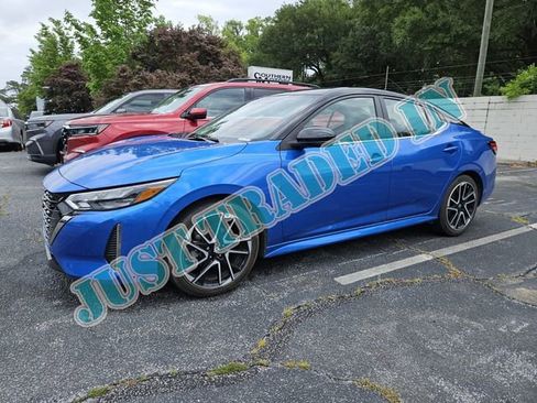 Used 2025 Nissan Sentra SR FWD image 1
