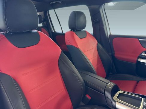 Certified 2024 Mercedes-Benz GLB 250 image 34