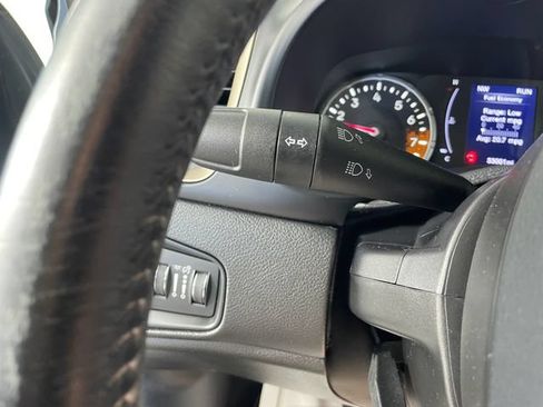 Used 2017 Jeep Renegade Latitude FWD image 12