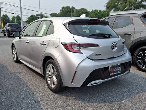 Used 2019 Toyota Corolla SE w/ SE Option Package FWD image 3