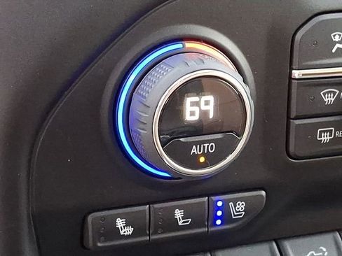 Used 2023 Chevrolet Silverado 3500 High Country image 21