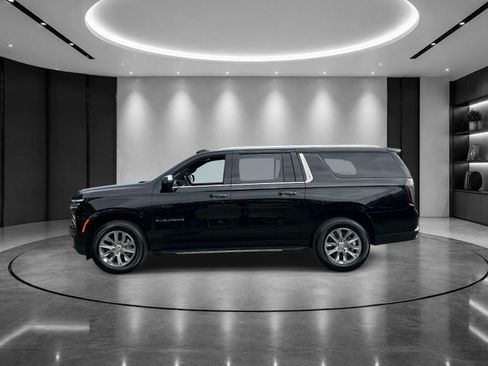 Certified 2025 Chevrolet Suburban Premier AWD/4WD image 3