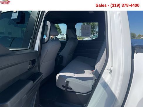 Used 2024 Toyota Tacoma SR5 AWD/4WD image 18