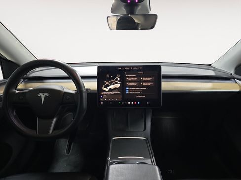 Used 2022 Tesla Model Y Long Range image 5