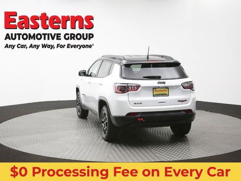 Used 2025 Jeep Compass Trailhawk AWD/4WD image 63