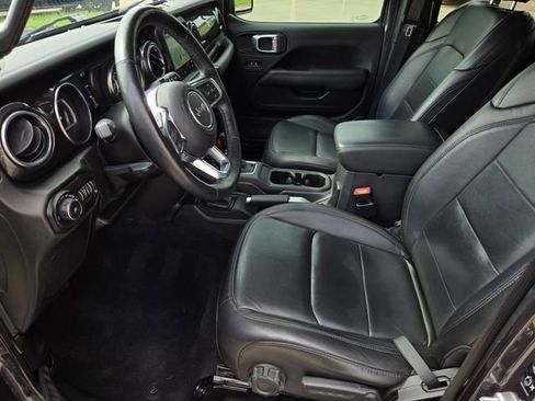 Used 2021 Jeep Wrangler Unlimited Sahara AWD/4WD image 22