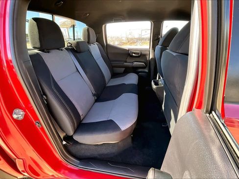 Used 2020 Toyota Tacoma TRD Off-Road image 18