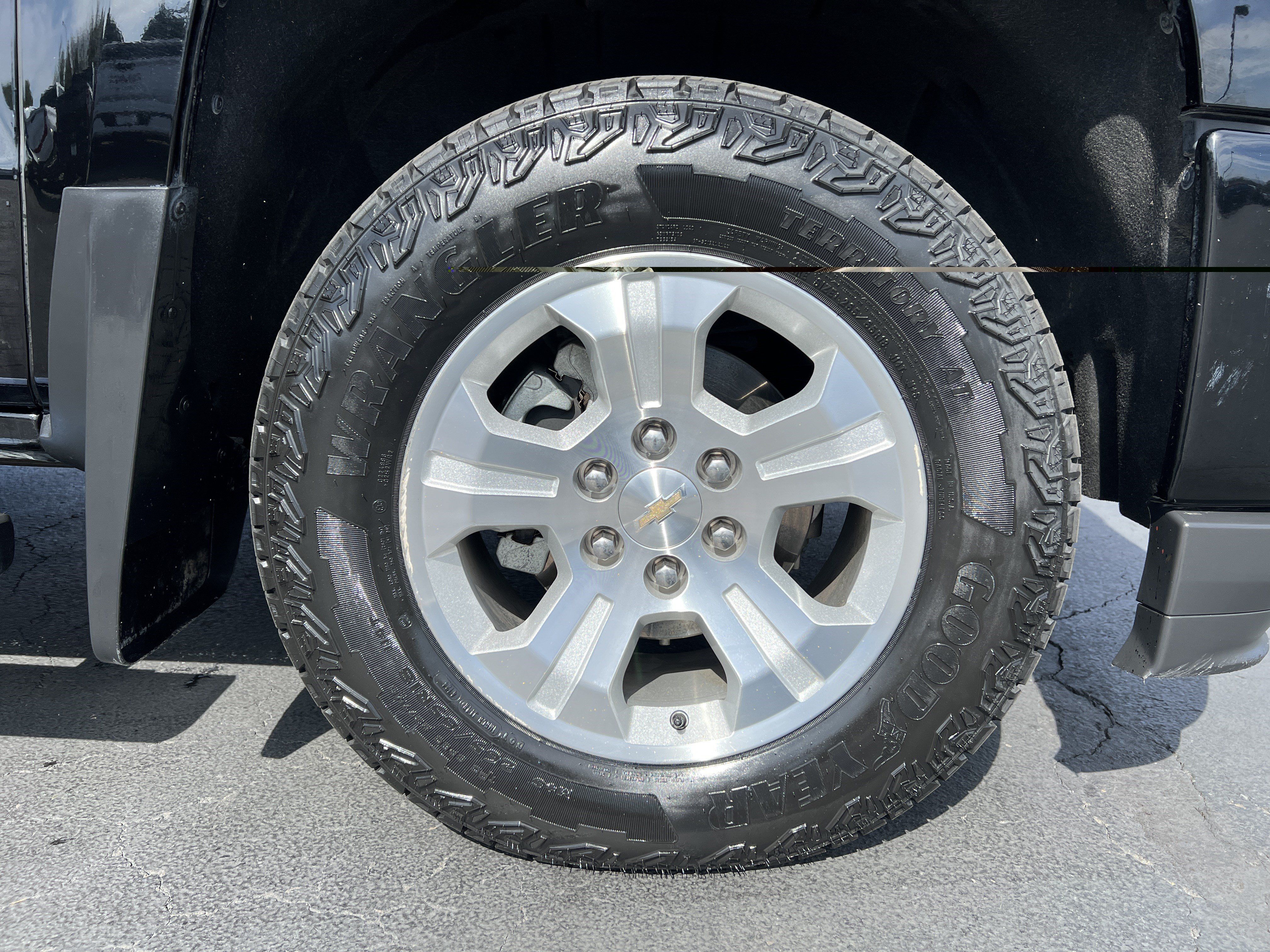 Used 2018 Chevrolet Silverado 1500 LTZ Z71 AWD/4WD image 10