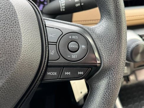 Used 2019 Toyota RAV4 LE image 19