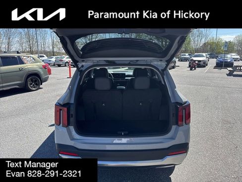 Used 2025 Kia Sorento SX FWD image 10