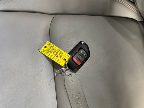 Used 2020 Jeep Gladiator Mojave AWD/4WD image 32