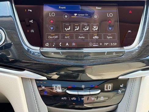 Used 2024 Cadillac XT6 Premium Luxury w/ Technology Package AWD/4WD image 18