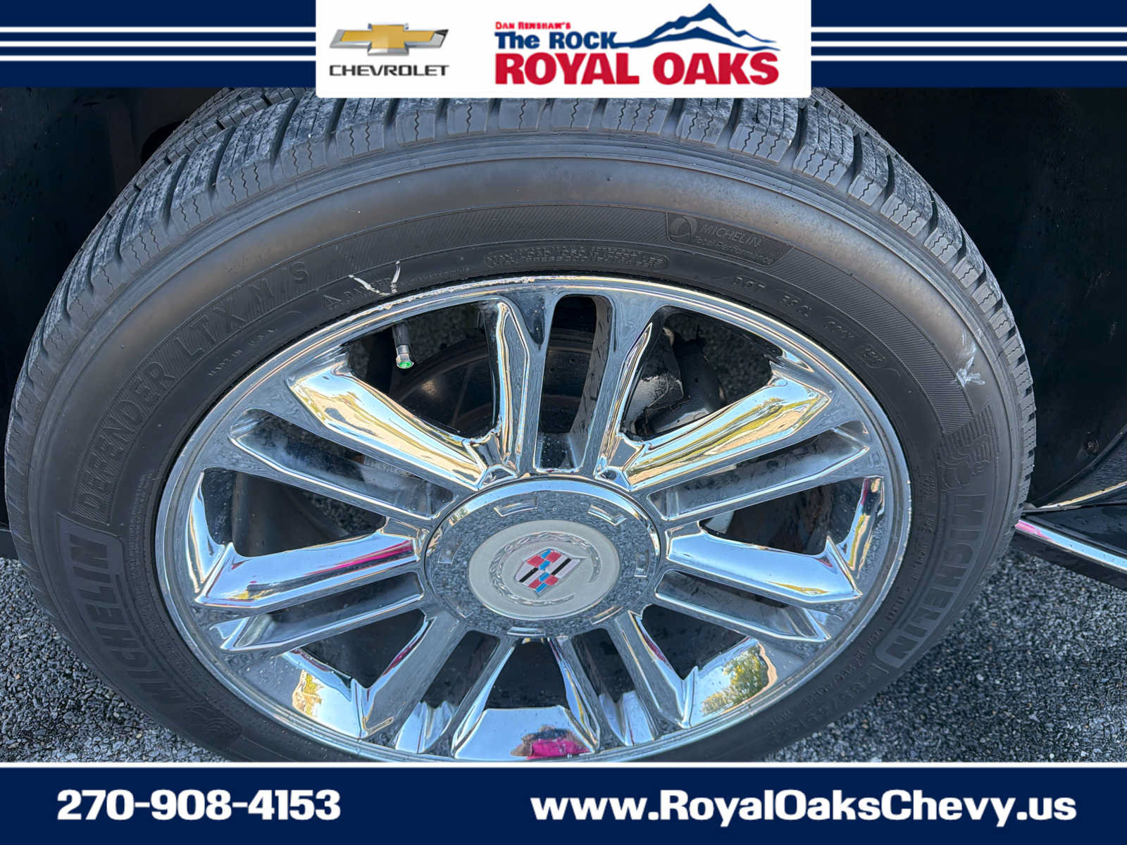 Used 2012 Cadillac Escalade Luxury AWD/4WD image 18