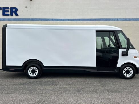 Used 2023 Chevrolet Brightdrop 600 w/ Active Safety Package 2 AWD/4WD image 3