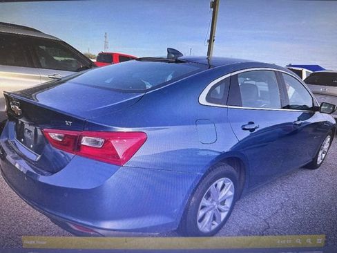 Used 2025 Chevrolet Malibu LT image 3