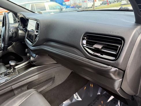 Used 2021 Dodge Durango GT image 32
