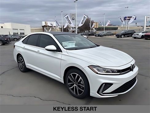 New 2026 Volkswagen Jetta SE image 4