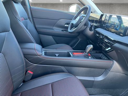 New 2026 Nissan Kicks SR image 24