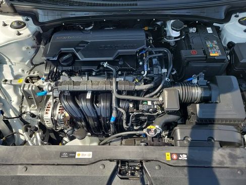 Used 2025 Hyundai Elantra Sport FWD image 30