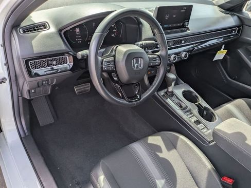 Used 2025 Honda Civic Sport image 6