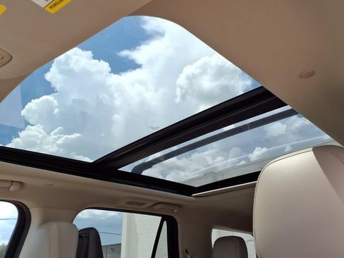 Used 2023 Lincoln Navigator Reserve RWD image 10