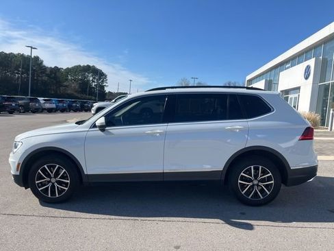 Used 2021 Volkswagen Tiguan SE image 8