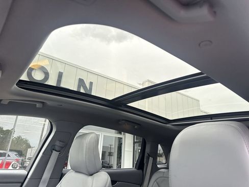 Certified 2021 Lincoln Nautilus Reserve AWD/4WD image 16