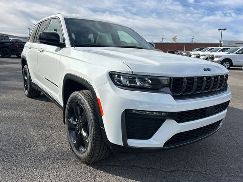 New 2026 Jeep Grand Cherokee Limited w/ Limited Altitude Package AWD/4WD image 3