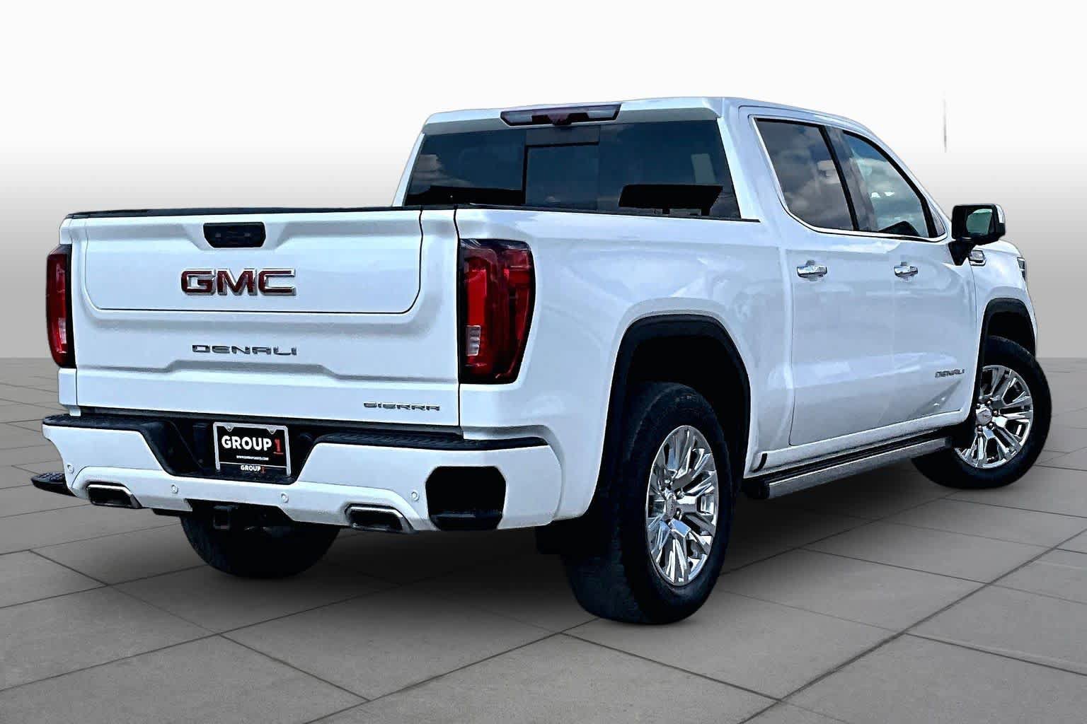 Used 2023 GMC Sierra 1500 Denali w/ Technology Package AWD/4WD image 13