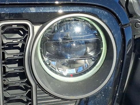 Used 2025 Jeep Wrangler Unlimited Rubicon 4xe w/ Safety Group AWD/4WD image 9